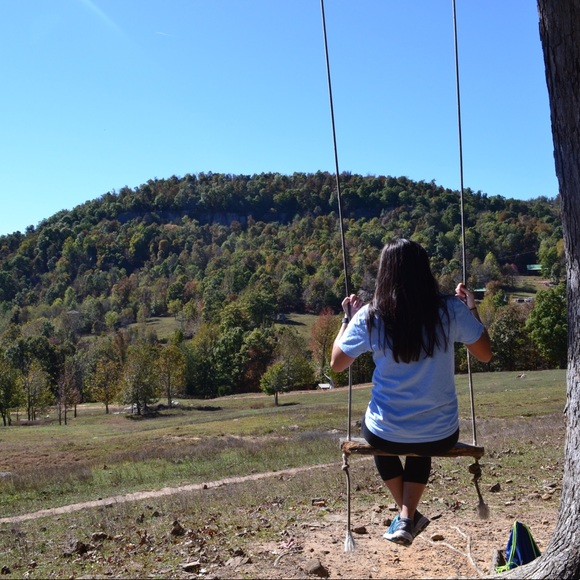 Meet your Posher, Erica - Picture 3 of 5